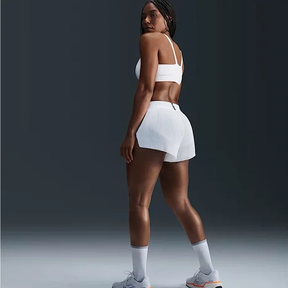 NWT Nike Indy Medium Support Women's Padded Adjustable Sports Bra - Picture 5 of 8